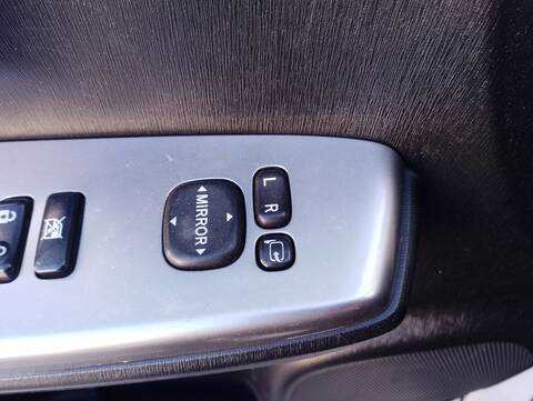 Foto 4ª: Mando Retrovisor Toyota Prius ADVANCE 99CV 73KW [2ZR] (2016)