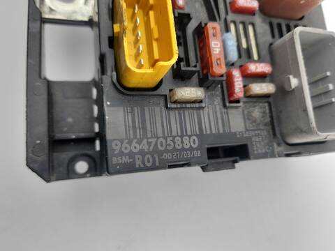 Foto 3ª: Caja Reles Fusibles Citroen C4 EXCLUSIVE PICASSO 136CV 100KW [RHJ] (2008)