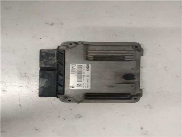 Centralita Motor ECU Opel Signum 1.9 COSMO [1.9 LTR. - 88 KW CDTI]