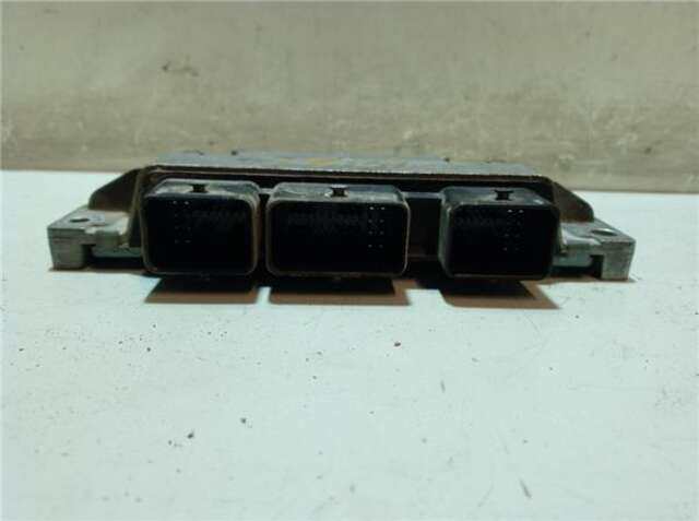 Foto 2ª: Centralita Motor ECU Renault Twingo 1.2 AUTHENTIQUE [1.2 LTR. - 56 KW 16V]