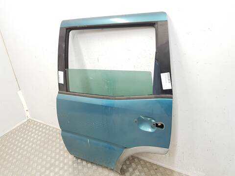 Foto 3ª: Puerta Trasera Izquierda Nissan Terrano AVENTURA (1997)