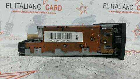 Foto 2ª: Sistema Audio Radio CD Renault Megane CONFORT DYNAMIQUE BERLINA 120CV 88KW II CLASSIC BERLINA