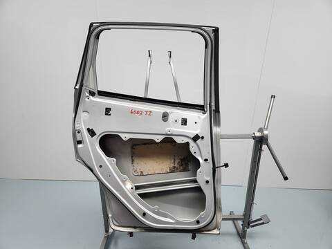 Foto 3ª: Puerta Trasera Izquierda Ford Kuga TITANIUM 136CV 100KW [G6DG] (2008)