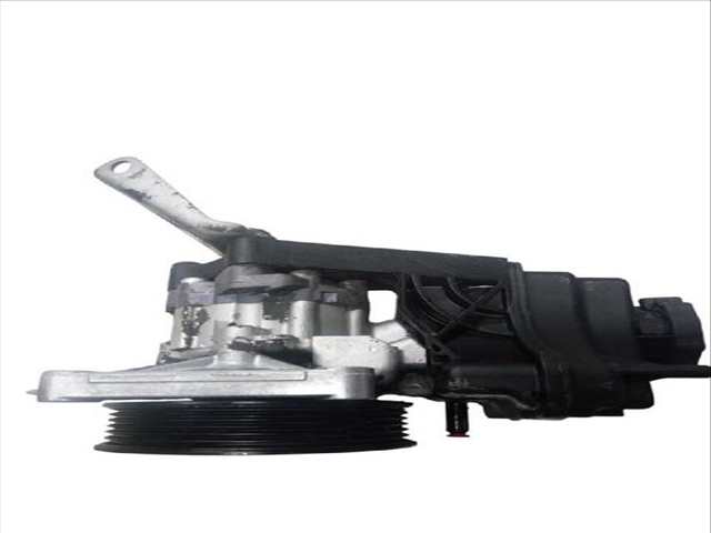 Foto 2ª: Bomba de Direccion Mercedes Clase C 160 C 200 CDI 204.001) (2007)