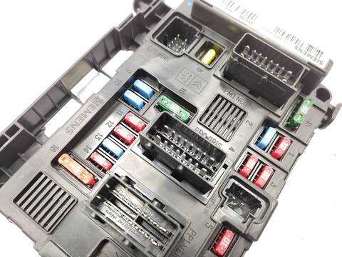 Foto 3ª: Caja Reles Fusibles Citroen C3 1.4 HDI 68CV 50KW [8HZ] (2005)