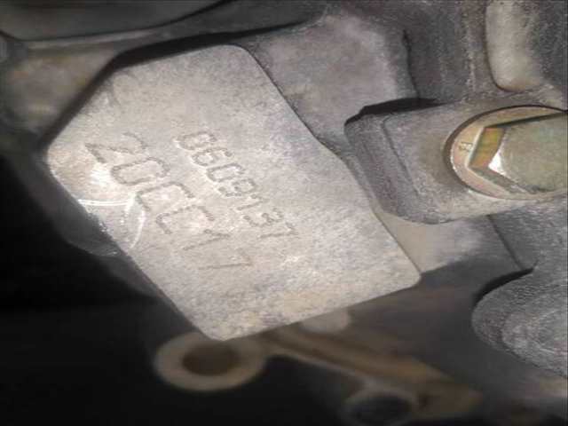 Foto 2ª: Caja Cambios Citroen Saxo HDZ (1996)