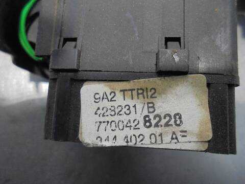 Foto 3ª: Mando Multifuncion Renault Megane 1.9 D AUTHENTIQUE BERLINA 80CV 59KW I FASE 2 BERLINA BA0) [F9Q Q7] (2002)