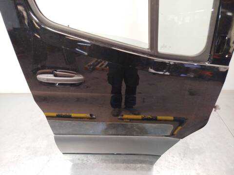 Foto 3ª: Puerta Delantera Derecha Mercedes Sprinter 419 CDI RWD 907.643 907.645 907.647) 190CV 140KW FURGONETA [654920] (2024)