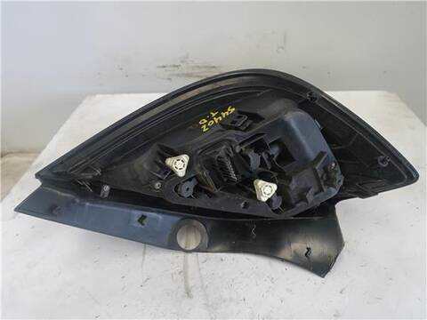 Foto 2ª: Piloto Trasero Derecho Opel Astra 1.7 CDTI BERLINA 100CV 74KW [Z 17 DTH] (2004)