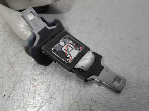 Foto 3ª: Cinturón Trasero Central Renault Clio AUTHENTIQUE 75CV 55KW [D4F G7] (2004)
