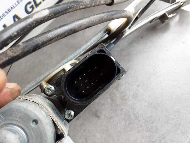 Foto 2ª: Elevalunas Eléctrico Delantero Derecho Volkswagen Polo 1.9 SDI [ASX] (2001)