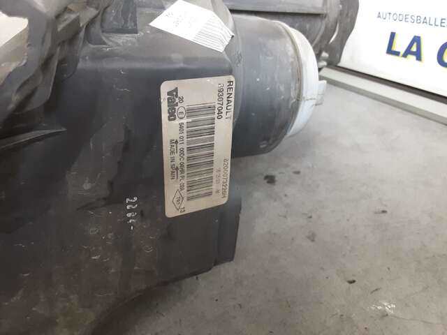 Foto 2ª: Faro Derecho Renault Megane 1.9 DCI120CV II 3/5 PUERTAS BM/CM DESDE 10/2002 [F9Q 800] (2003)