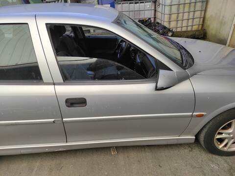 Puerta Delantera Derecha Opel Vectra X16XEL BERLINA