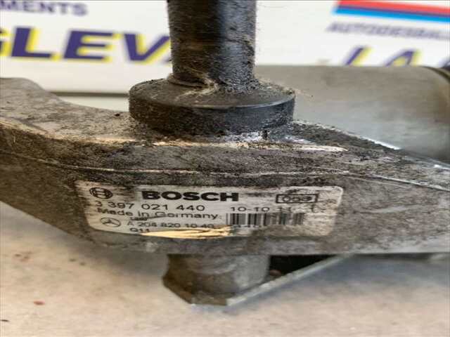 Foto 2ª: Motor Limpia Delantero Mercedes Clase C 160 2.200 CDI 136CV101KW 0CV [651913] (2010)