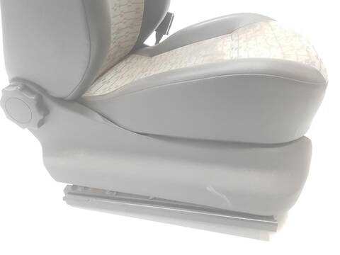 Foto 3ª: Asiento Delantero Derecho Volkswagen Caddy 1.6 TDI 102CV [CAYD] (2010)