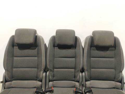 Foto 3ª: Asientos Traseros Volkswagen Touran 2.0 TDI 140CV 103KW [CFHC] (2013)