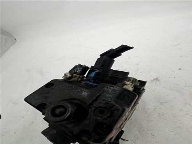 Foto 3ª: Bomba Inyeccion Opel Corsa 1.3 ENJOY [1.3 LTR. - 66 KW 16V CDTI CAT (Z 13 DTH - L4I)] [Z 13 DTH / L4I]