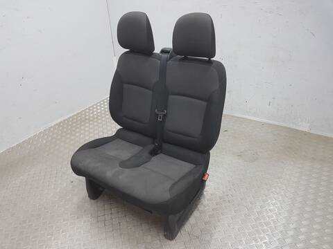 Foto 3ª: Asiento Delantero Derecho Nissan Primastar L1H1 28T OPTIMA CB6