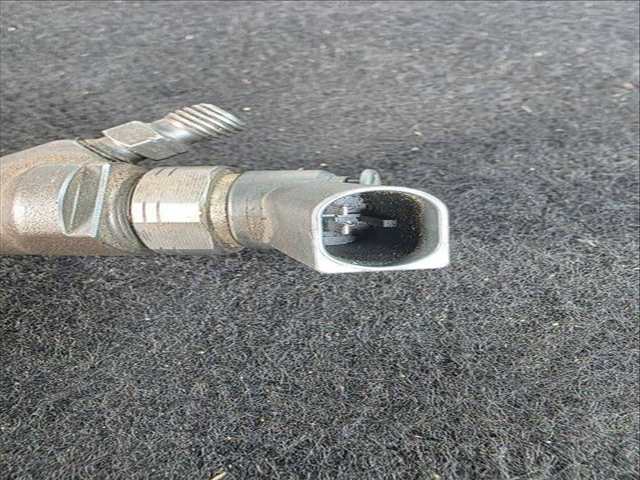Foto 2ª: Inyectores Bmw Serie 1 120 2.0 D 163CV 120KW (2006)