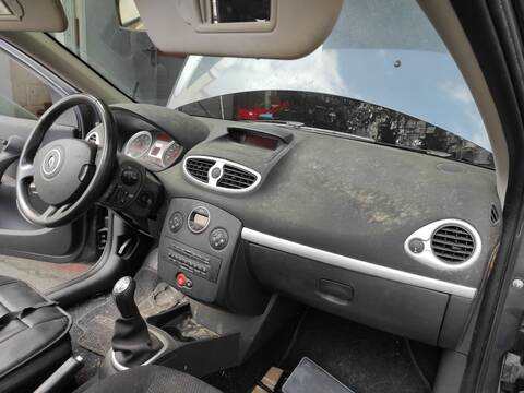 Salpicadero Renault Clio K4M800