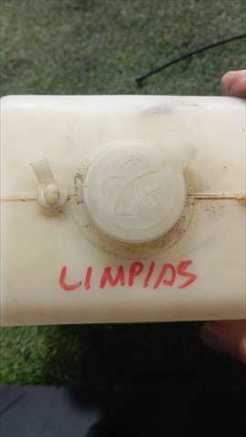 Foto 3ª: Deposito Limpiaparabrisas Mitsubishi Pajero 2.6 G L042 CABRIO [4G54] (1984)