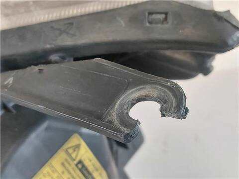 Foto 3ª: Faro Derecho Toyota Avensis 2.0 EXECUTIVE BERLINA 5-PTAS.) 147CV 108KW [1AZ-FSE] (2004)