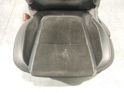 Foto 3ª: Asientos Traseros Renault Megane 1.2 TCE 130 B9MR) HATCHBACK 130CV 97KW IV HATCHBACK B9A/M/N_) [H5F F4] (2018)