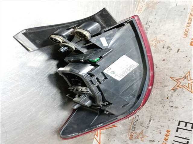 Foto 4ª: Piloto Trasero Derecho Renault Clio EXPRESSION 90CV 66KW [H4B400] (2013)