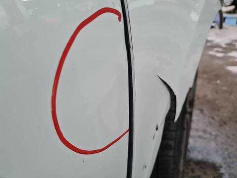 Foto 4ª: Puerta Delantera Derecha Renault Clio ZEN 89CV 66KW [H4B400] (2015)