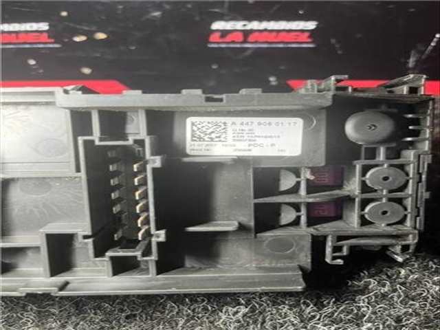 Foto 2ª: Caja Reles Fusibles Mercedes Vito 109/110/111/114 CDI BASE FWD COMPACTA 114CV 84KW [R9M]