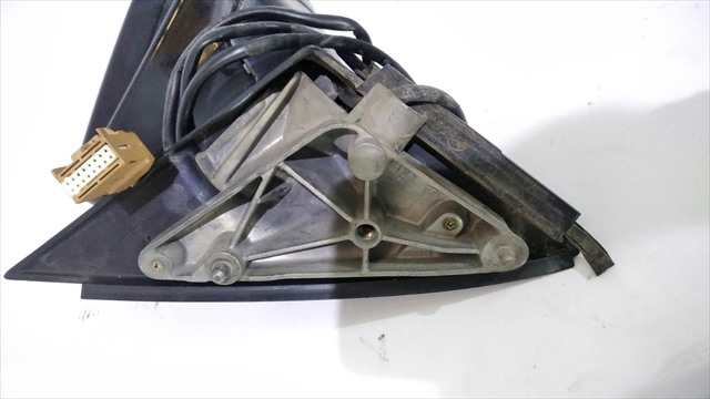 Foto 2ª: Retrovisor Derecho Audi A4 2.0 D [ALT] (2002)