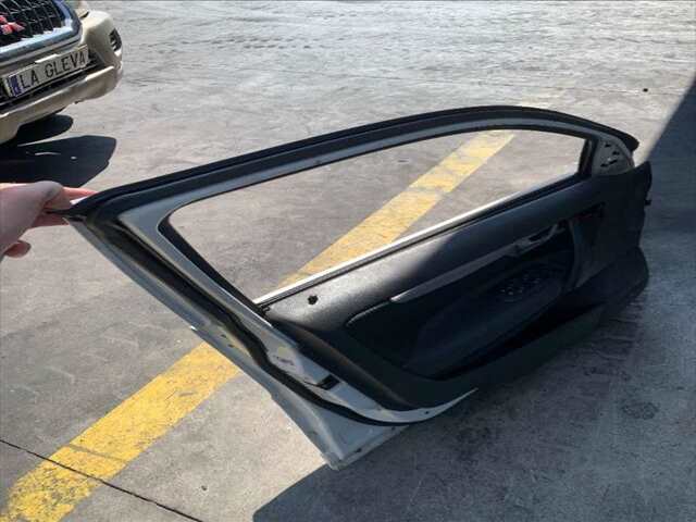 Foto 2ª: Puerta Delantera Izquierda Volvo S60 2.4 TDI163CV 0CV [D5244T] (2006)