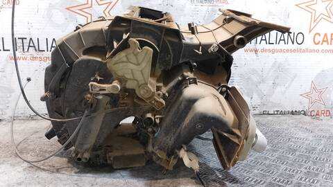 Foto 2ª: Calefacción Renault Trafic 6 - PLAZAS ACRISTALADO PARCIAL COMBI CORTO 90CV 66KW [M9R780] (2010)