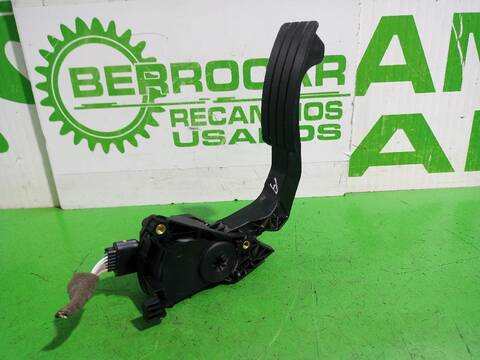 Foto 3ª: Pedal Acelerador Dacia Sandero LAUREATE 90CV [K9K] (2012)