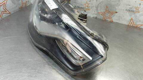 Foto 3ª: Faro Derecho Audi A1 AMBITION 105CV 77KW [CAY] (2012)