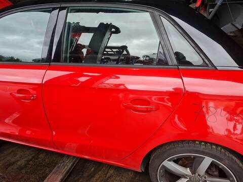 Puerta Trasera Izquierda Audi A1 ATTRACTION 90CV 66KW