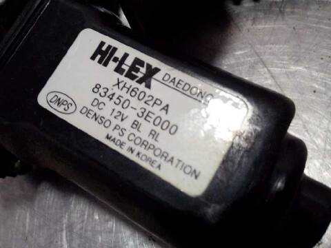 Foto 2ª: Elevalunas Manual Trasero Izquierdo Kia Sorento 2.5 CRDI EX 140CV 103KW [D4CB] (2005)