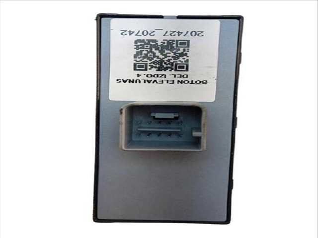 Foto 3ª: Botonera Elevalunas Volkswagen Golf 1.9 TDI 110CV (1997)