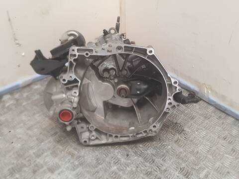 Caja Cambios Lancia Thesis 2.4 JTD 841AXD1B02) 150CV 110KW