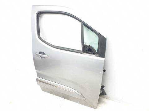 Foto 2ª: Puerta Delantera Derecha Toyota Verso COMPACT FAMILY (2017)