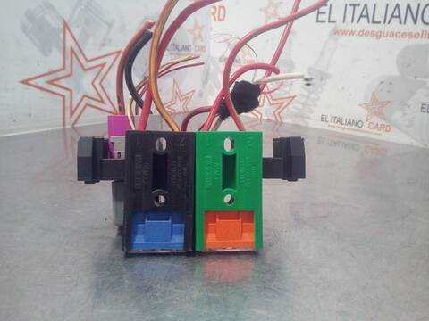 Foto 2ª: Caja Reles Fusibles Audi A5 2.0 TDI 105KW) 143CV [CAGA] (2010)