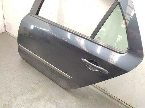 Foto 2ª: Puerta Trasera Izquierda Renault Laguna 1.9 DCI BG1A BG1V) 130CV 96KW [F9Q758] (2007)
