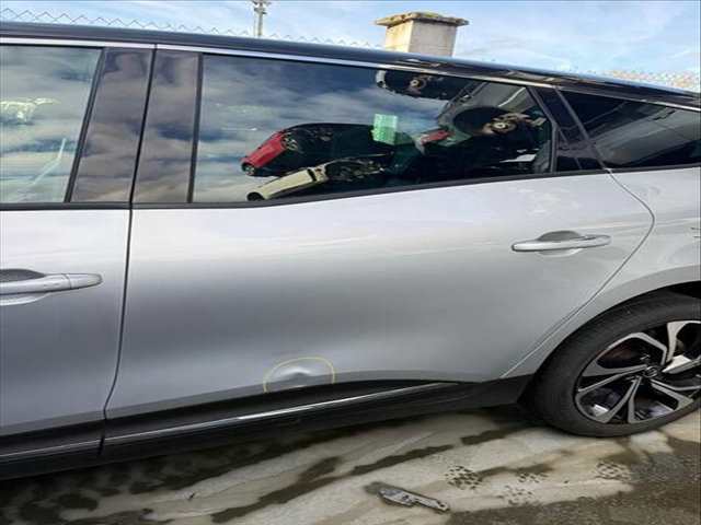 Puerta Trasera Izquierda Renault Scenic ZEN 158CV GRAN