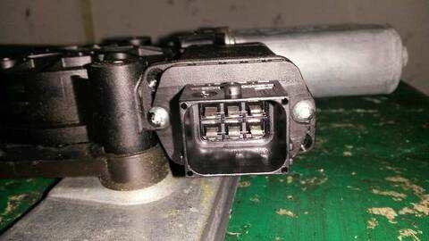 Foto 3ª: Elevalunas Eléctrico Delantero Izquierdo Opel Corsa 1.3 16V CDTI 75CV 55KW [Z13DTJ] (2009)