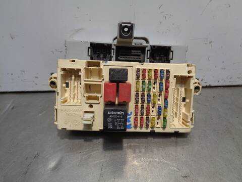 Foto 4ª: Caja Reles Fusibles Fiat Punto 1.2 8V BERLINA 60CV 44KW [188A4000] (2001)