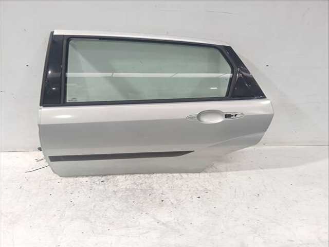 Foto 2ª: Puerta Trasera Izquierda Ford Focus 1.8 TDCI 100CV 74KW [FFDA] (2004)
