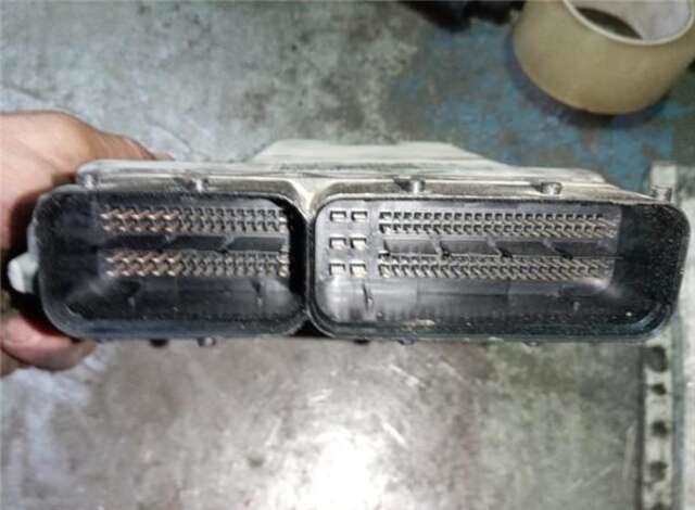 Foto 3ª: Centralita Motor ECU Volkswagen Touareg 2.5 TDI R5 [2.5 LTR. - 128 KW TDI] [BAC]