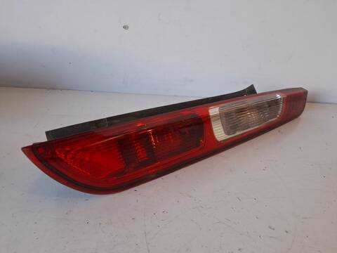 Foto 2ª: Piloto Trasero Derecho Ford Focus BERLINA 1.6 TDCI CAT 109CV (2005)