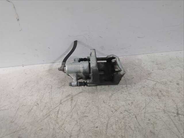 Foto 2ª: Pinza Freno Delantera Derecho Toyota Corolla 1.8 VVTI HYBRID ZWE219) HATCHBACK 140CV 103KW [2ZR-FXE] (2020)