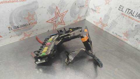 Foto 4ª: Caja Reles Fusibles Citroen C4 SEDUCTION 114CV 84KW [9H05] (2014)